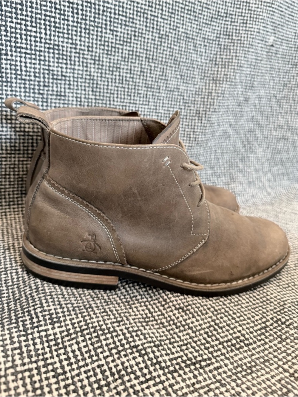 Penguin Merle Men's 9 Suede Leather Chukka Boots Tan Distressed Ankle Stitched